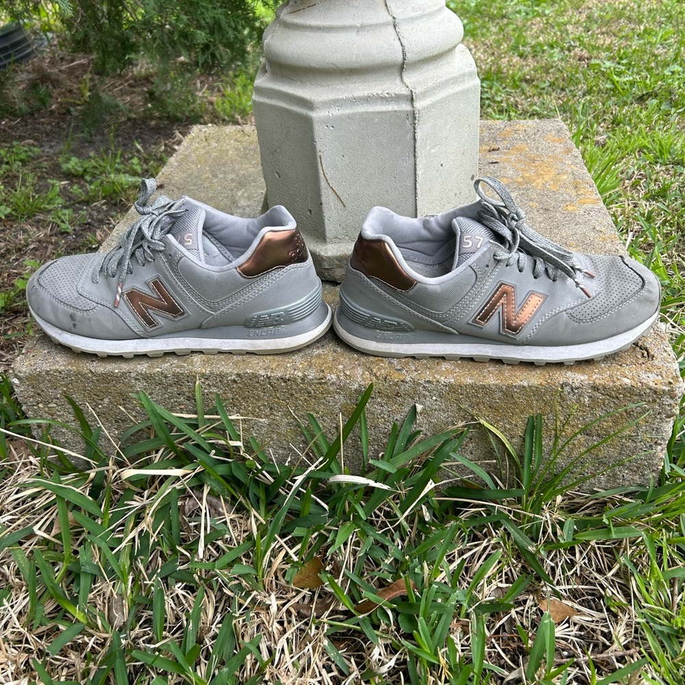 New balance 574

Size 8 in women’s